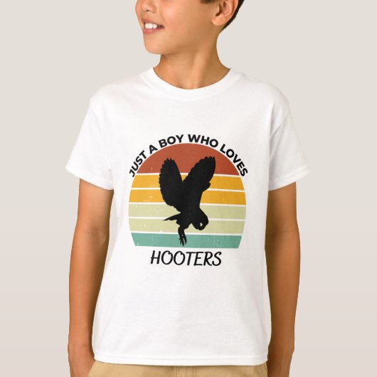 Just a Boy who loves hooters T-shirt (Voorkant)
