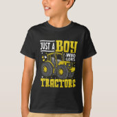 Just a Boy Who Loves Tractors T-shirt (Voorkant)