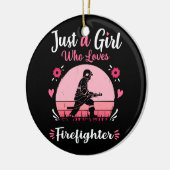 Just A Girl Who Loves Firefighter Pink Retro Vinta Keramisch Ornament (Links)