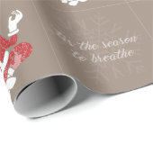 Just Breathe Yoga Kerstman Cadeaupapier (Rol Hoek)