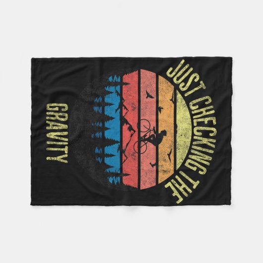 Just Checking The Gravity Funny Mountain Biking Sp Fleece Deken (Voorkant (Horizontaal))
