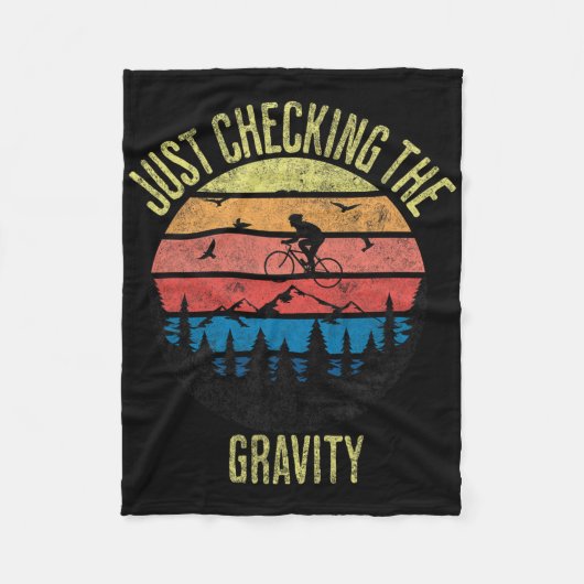 Just Checking The Gravity Funny Mountain Biking Sp Fleece Deken (Voorkant)