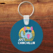 Just Chinchillin Pet Lover Animal Vintage  Sleutelhanger (Voorkant)