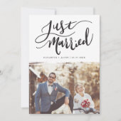 Just Married | Modern met de hand geletterd script Aankondiging (Voorkant)