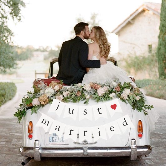 Just Married Wedding Getaway Car  Vlaggetjes