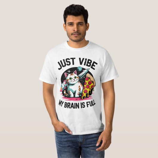 "Just Vibe" - Space Cat & Pizza T-shirt (Voorkant volledig)