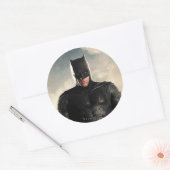 Justice League | Batman op slagveld Ronde Sticker (Envelop)