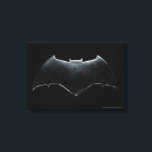 Justice League | Metallic Batman-symbool Canvas Afdruk<br><div class="desc">Dit is Batman's versleten metallische vleermuissymbool uit de film Justice League.</div>