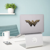 Justice League | Metallic Wonder Woman Symbol Sticker (Laptop op bureau)