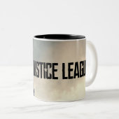 Justice League | Superman op slagveld Tweekleurige Koffiemok (Voorkant rechts)