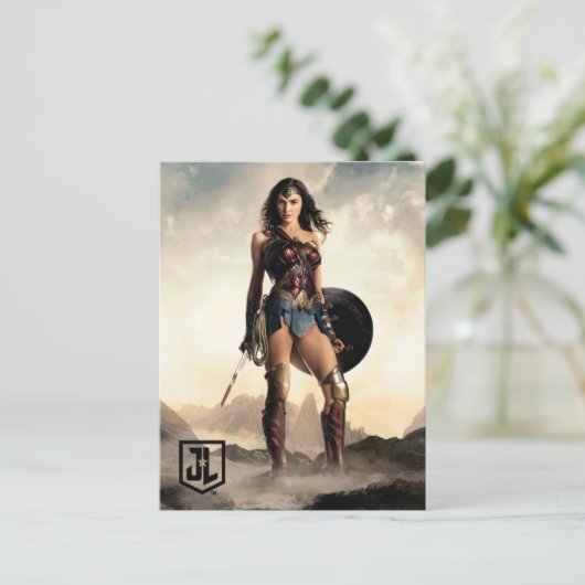 Justice League | Wonder-vrouw op slagveld Briefkaart (Staand voorkant)