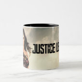 Justice League | Wonder-vrouw op slagveld Tweekleurige Koffiemok (Center)
