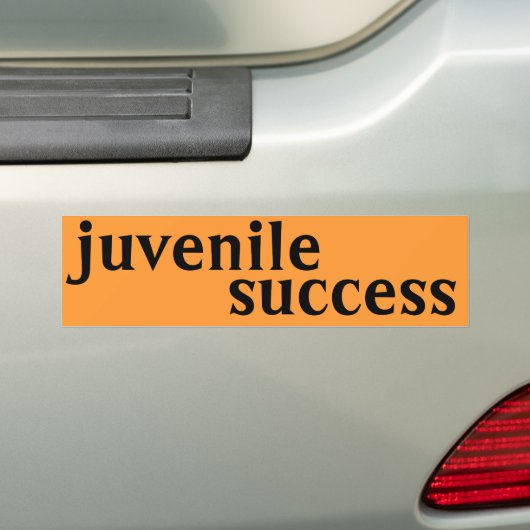 juveniel succes bumper sticker (Op auto)