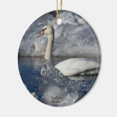 Juvenile Swan in de rivier Icey Keramisch Ornament (Links)