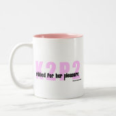 K2P2 gestreept voor haar plezierige koopwaar Tweekleurige Koffiemok (Links)