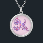 K decoratief ketting op monogram<br><div class="desc">letter K monogram. Whimsical Letter-tekening van de hoofdletter K ideaal voor het geven van cadeautjes aan meisjes met een naam die begint met K. Achtergrondkleur kan indien nodig worden gewijzigd,  momenteel lichtroze. © Originele tekening en ontwerp door Sarah Trett www.sarahtrett.com voor www.mylittleeden.com</div>