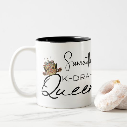 K-Drama Queen met Korean Crown Personalized Tweekleurige Koffiemok (Met donut)