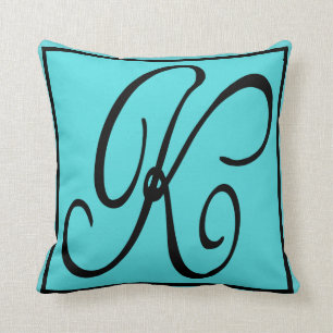 K INITIAAL PILLOW - Letter K op Aqua achtergrond Kussen