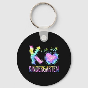 K is voor de leerling van de kindertuin Tie kleurs Sleutelhanger