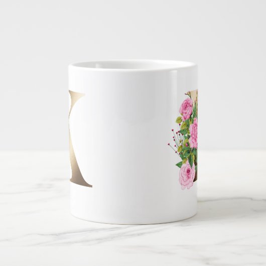 K Letter Gold Monogram | Roze Floral Grote Koffiekop (Voorkant)