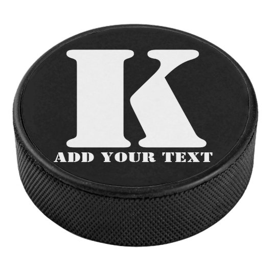 K Monogram Classic Trendy Aangepaste Trouwsjabloon Hockey Puck (3/4)