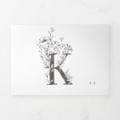 'K' Monogram mooi geborsteld Floral Wedding Drieluik Uitnodiging (Cover)