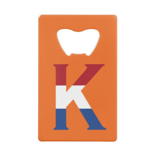 K Monogram overlay op NLD Vlag op of bocnt Creditkaart Flessenopener