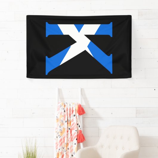 K Monogram overlay op Schotse vlag (v) brcnt Spandoek (Insitu)