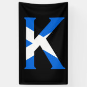 K Monogram overlay op Schotse vlag (v) brcnt Spandoek (Verticaal)