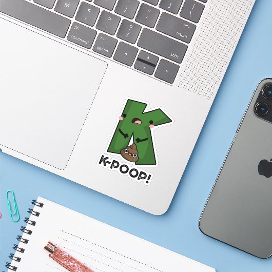 K-poop Funny K-pop Poo Pun Sticker (Laptop met iPhone)