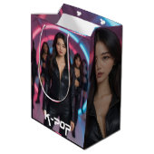 K-POP MEDIUM CADEAUZAKJE (Achterkant Gekanteld)