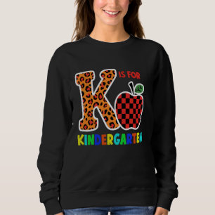 K staat voor Kindergarten Teacher Leopard Apple fo Trui