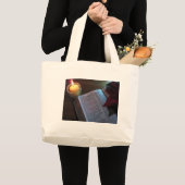 Kaars, Bijbel en Poinsetta Grote Tote Bag (Voorkant (product))