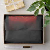Kaars op een zwarte achtergrond tissuepapier (Geschenk)