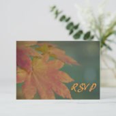 Kaart herfstkleuren bruiloft RSVP-respons (Staand voorkant)