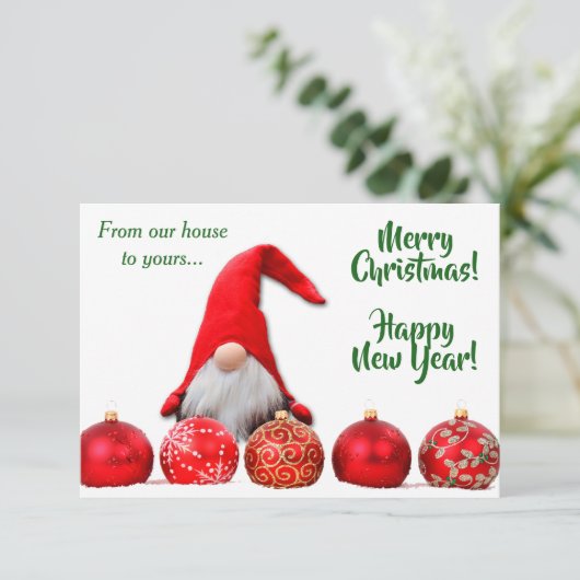 Kaart met de rode kerstbal voor kerstmis (Staand voorkant)