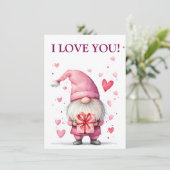 kaart met een cartoon roze kabouter verliefd (Staand voorkant)