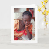 Kaart, Peinzend Kind thuis, Banjul, Gambia Kaart (Gele Bloem)