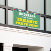 Kaartpartij met naam en football spandoek (Buitenkant Gebouw)