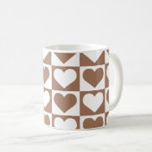 Kaartpatroon voor harten - bruin en wit koffiemok (Voorkant rechts)