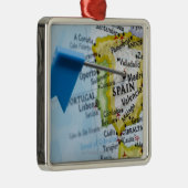 Kaartspeld in Madrid, Spanje op kaart, close-up Metalen Ornament (Rechts)
