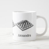 Kaas bord en schaakstukken  kunst grote koffiekop (Rechts)