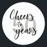 Kaas tot 50 jaar Glitter 50th Birthday Ronde Sticker<br><div class="desc">Dit ontwerp is gemaakt met behulp van digitale kunst. Het kan in het gebied worden aangepast door de klik aan te passen en de naam, initialen of woorden aan te passen. U kunt de tekstkleur en de stijl ook veranderen of de tekst voor een slechts ontwerp van het afbeelding schrappen....</div>