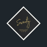 Kaas tot 70 | Modern Black 70th Birthday Party Servet<br><div class="desc">Deze aangepaste papieren servet voegt een stijlvol detail toe aan uw 70e verjaardag. Dit ontwerp is voorzien van een eenvoudig chic Gold-letterteken "70" met aangepaste tekst. De gelijke uitnodigingen en partijbenodigdheden zijn beschikbaar in mijn winkel BaraBomDesign.</div>