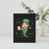 Kabouter drinkt bier St. Patrick's Day Briefkaart (Staand voorkant)
