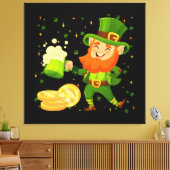 Kabouter drinkt bier St. Patrick's Day Canvas Afdruk (Insitu (Woonkamer))
