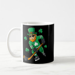 Kabouter speelt hockey St. Patrick's Day Iers Koffiemok