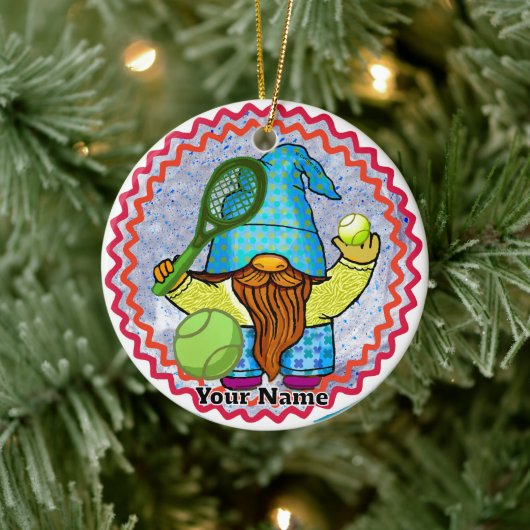 Kabouter speelt tennis  keramisch ornament (Boom)