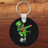 Kabouter speelt voetbal St. Patrick's Day sport vo Sleutelhanger (Voorkant)