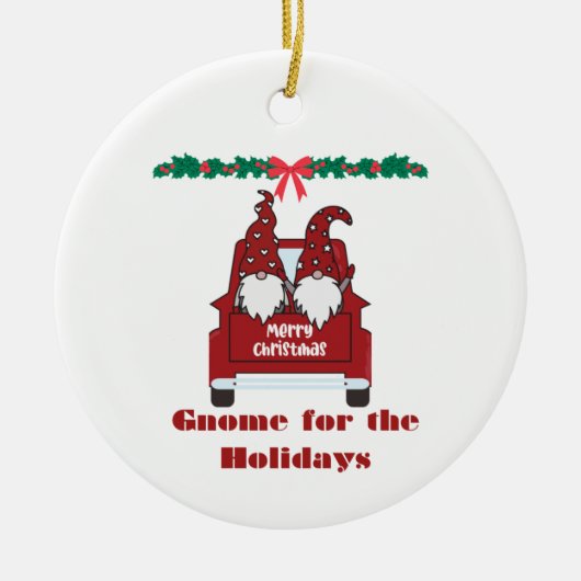 Kabouter voor de feestdagen op een  keramisch ornament (Voorkant)